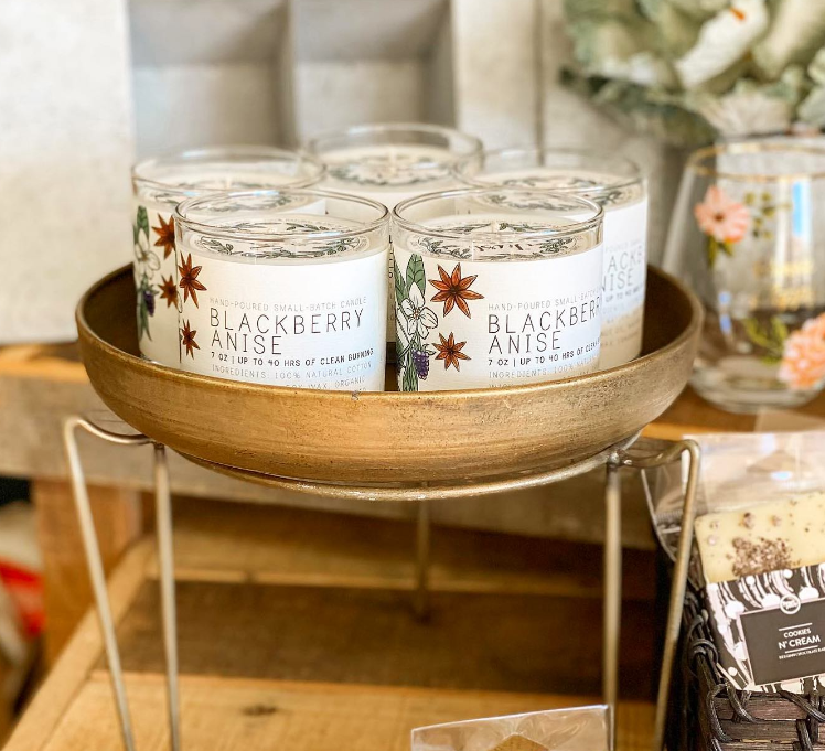 Just Bee - Blackberry Anise - Just Bee Candles: 3.5 oz tin (up to 20 hrs of clean burning)